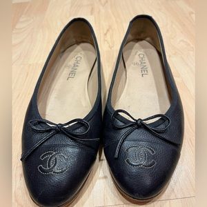 Chanel flats navy blue